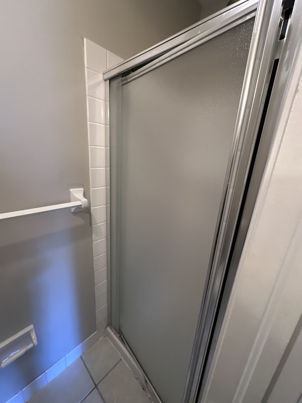 Building Photo - 1155 Charter Oak Ln