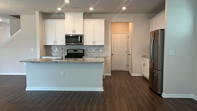 Building Photo - 128 Boone Lake Way