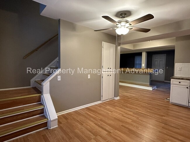 Building Photo - Cute Three-Bedroom with Large Deck!