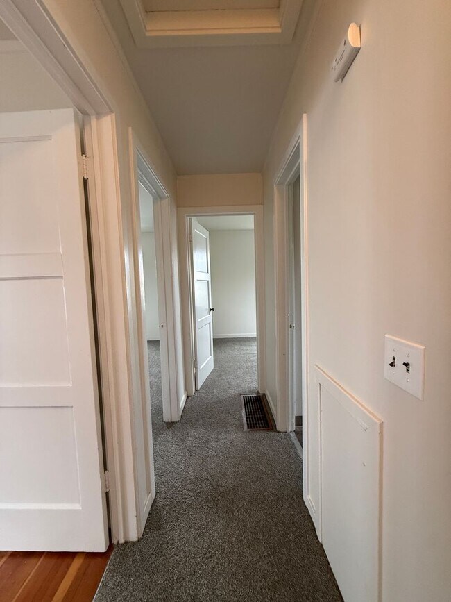 Building Photo - 1115lo