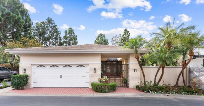 Building Photo - Stunning 3 Bed/3 Bath Home Available Now i...