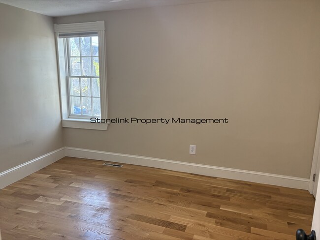 Building Photo - 31 Queen St