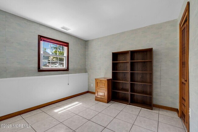 Building Photo - 1112 Wildwood Ave