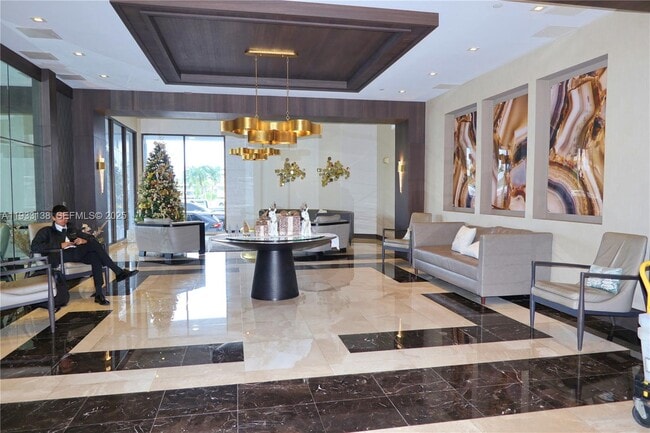 Building Photo - 20515 E Country Club Dr