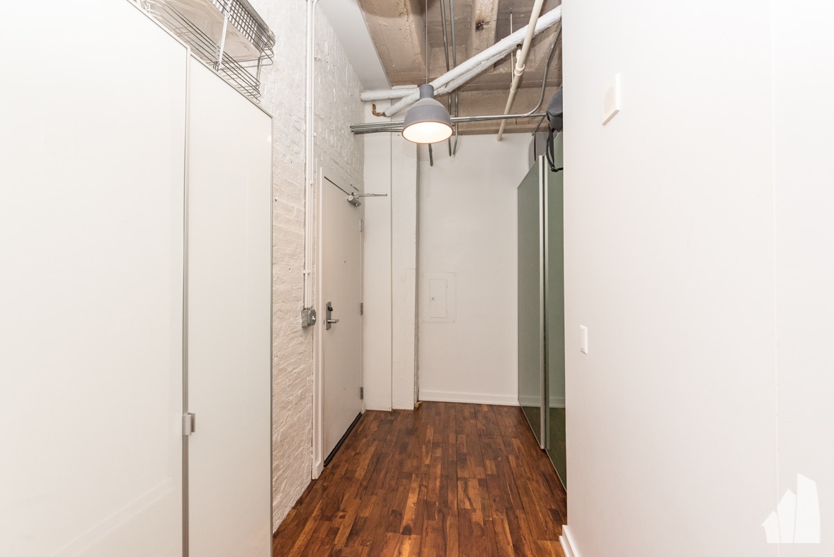 Building Photo - 1503 S State St