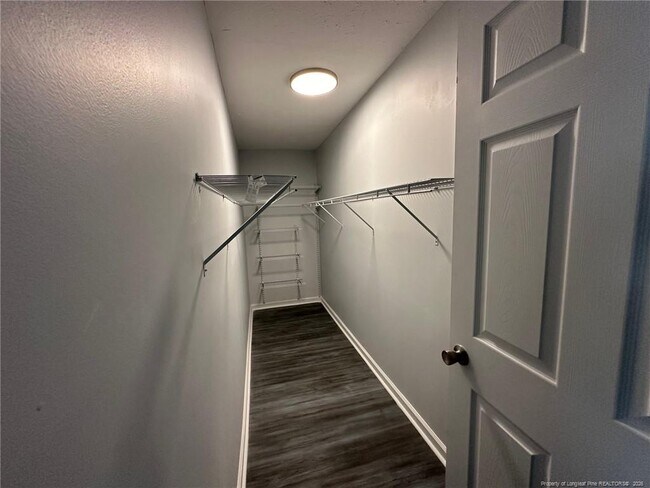 Building Photo - 929 Fleetwood Dr