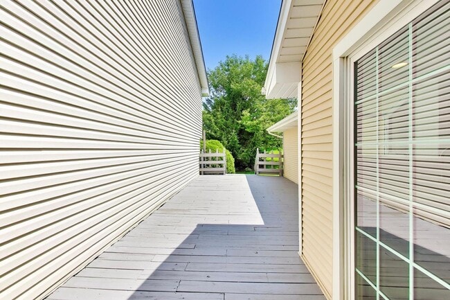 Building Photo - 106 Regency Dr