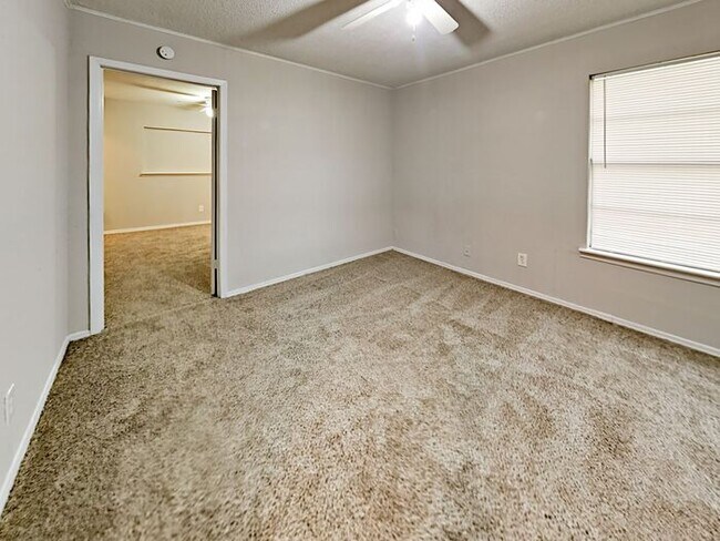 Building Photo - $1000 OFF 1st Month*. No App Fee