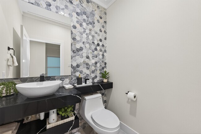 Building Photo - 12311 New Jordan Ln