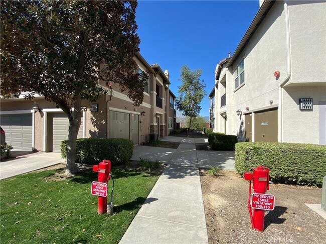 Building Photo - 15651 Vista Way