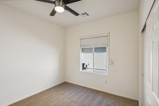 Building Photo - 55+, Age Restricted, 2 Bed, 2 Bath, Single...