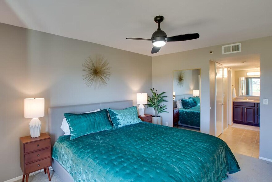 Building Photo - 7910 E Thomas Rd