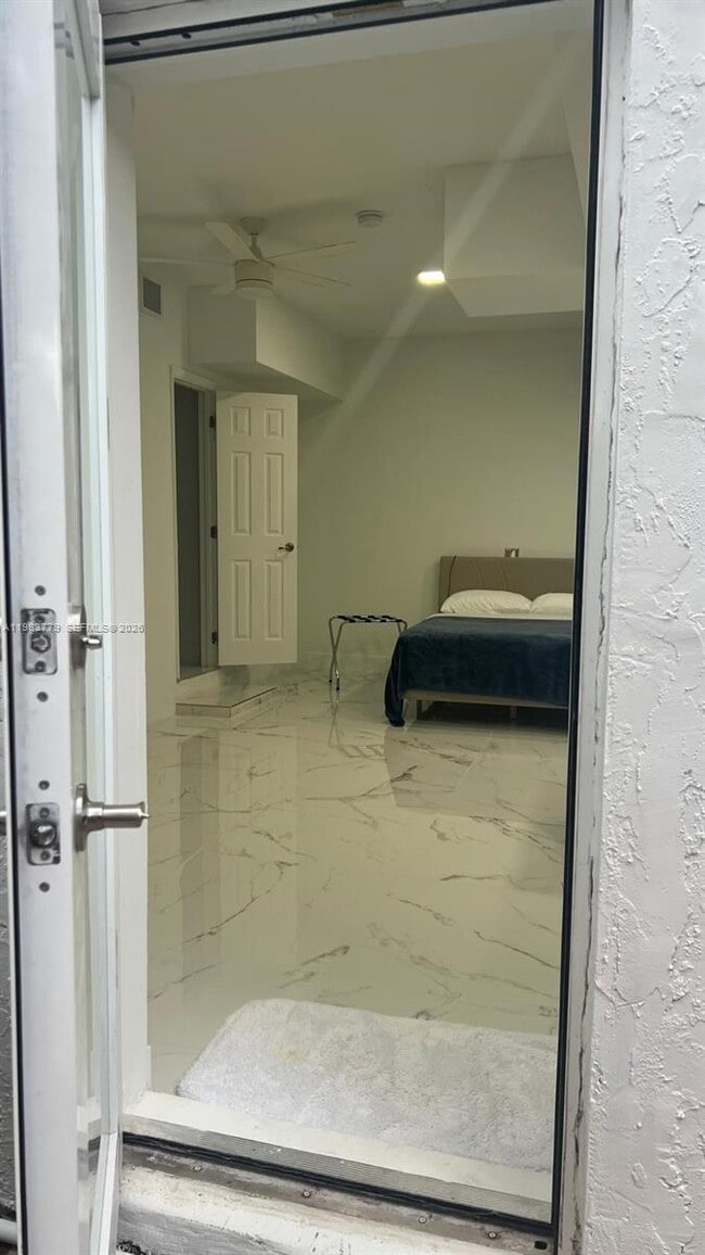 Building Photo - 10042 SW 161st Ave