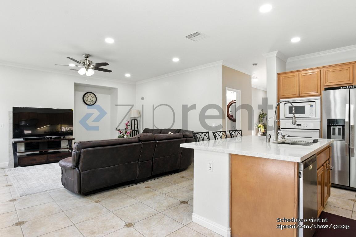 Building Photo - 7956 Barnstormer Ct