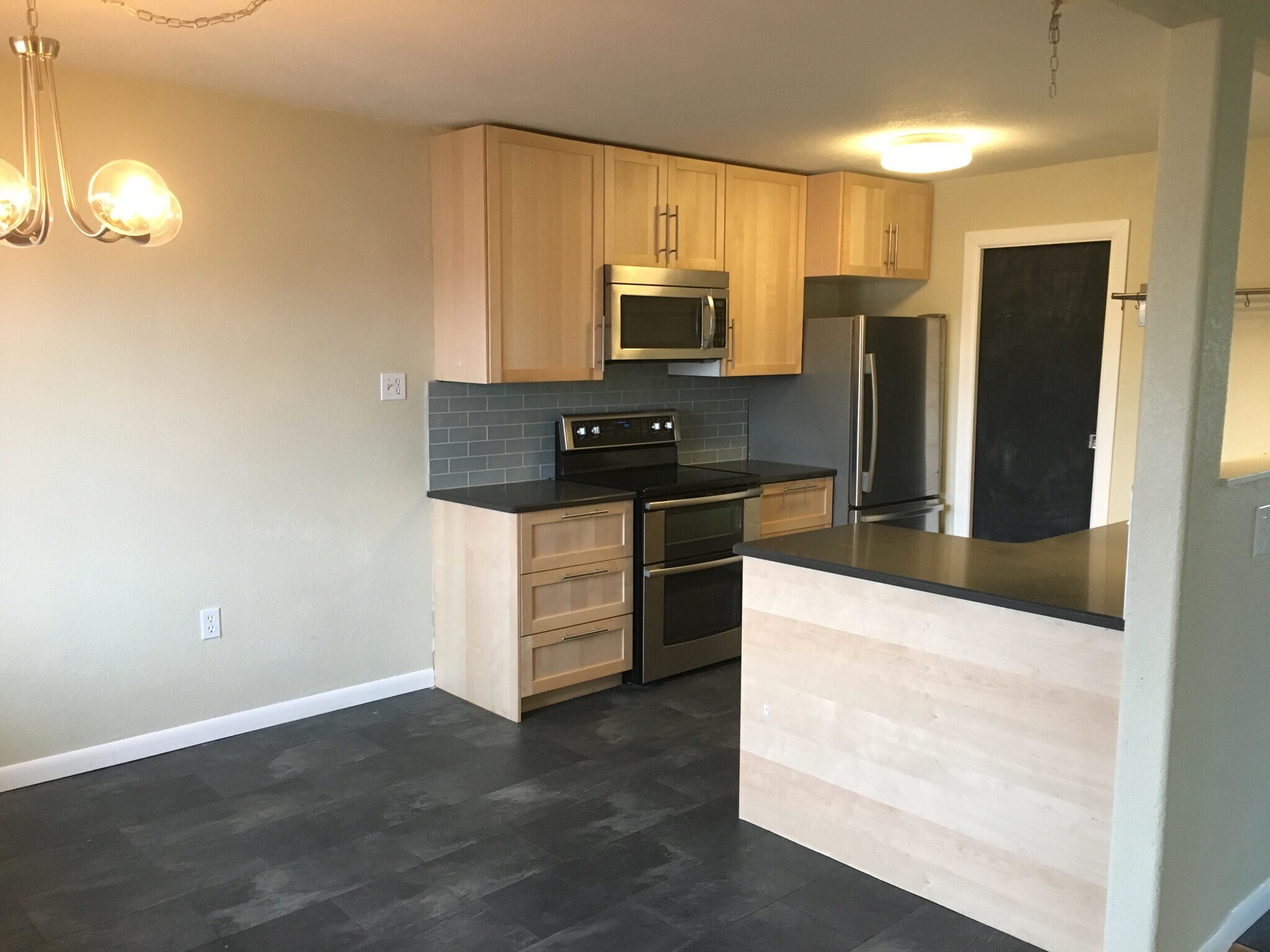 Building Photo - 2739 S Knox Ct