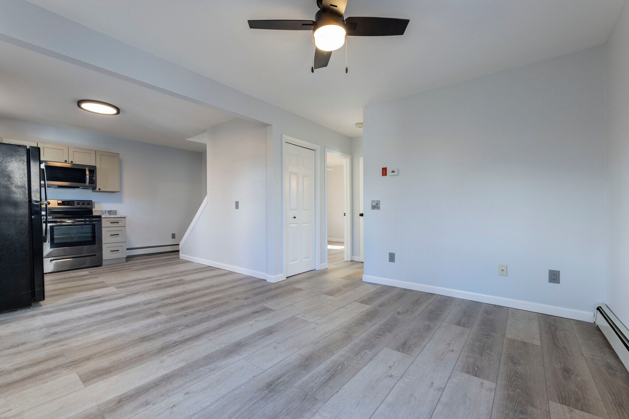 Building Photo - 5 School Ln