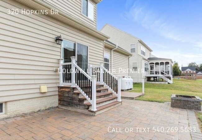 Building Photo - 320 Hopkins Dr