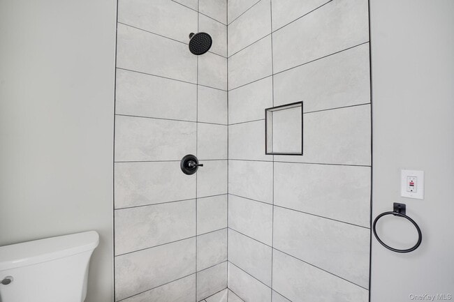 Building Photo - 27 Orchard Pl