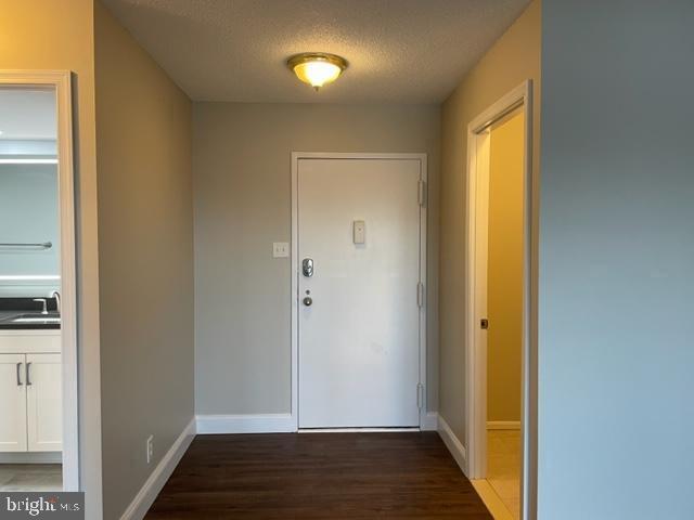 Building Photo - 205 Yoakum Pkwy