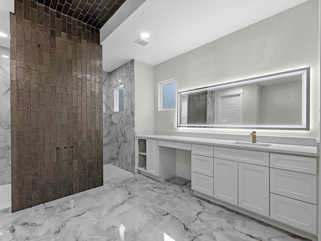 Building Photo - 887 Rd 660