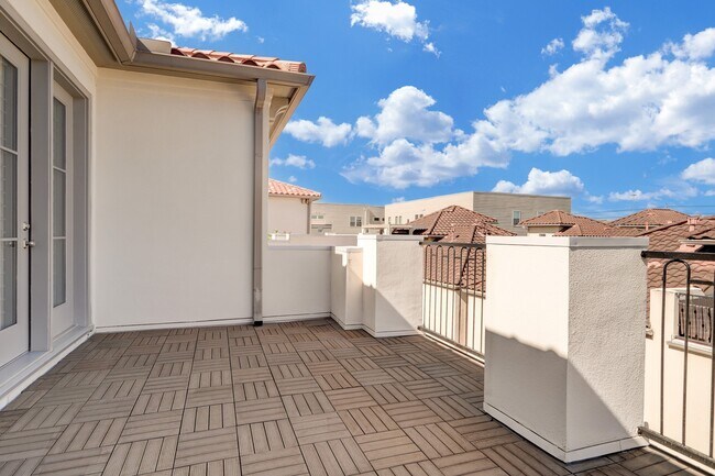 Building Photo - 4838 Austin St