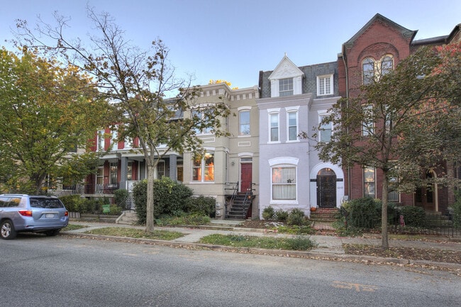 Building Photo - 1217 1/2 Independence Ave SE-