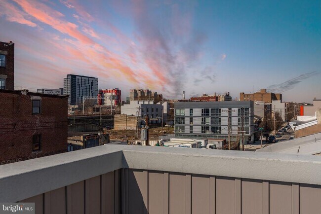 Building Photo - 1423 N 8th St