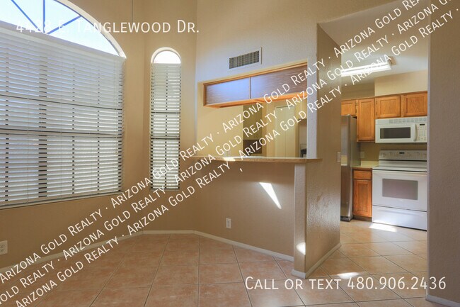 Building Photo - 4428 E Tanglewood Dr