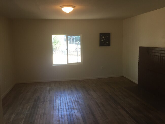 Living Rm/3rd Bdrm - 4830 Virginia Ave