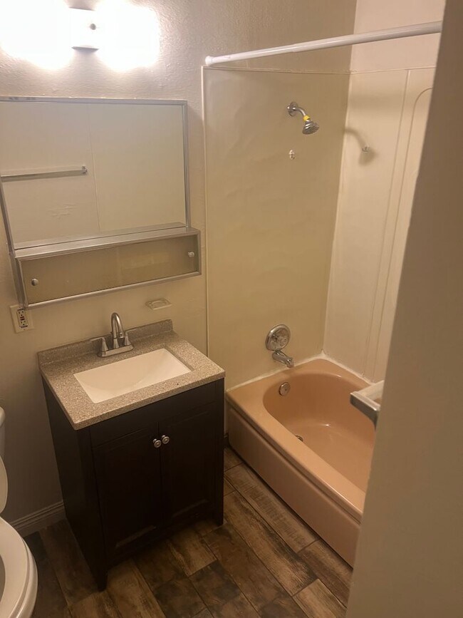 Building Photo - Affordable 1 Bedroom  Condo In Central Las Vegas