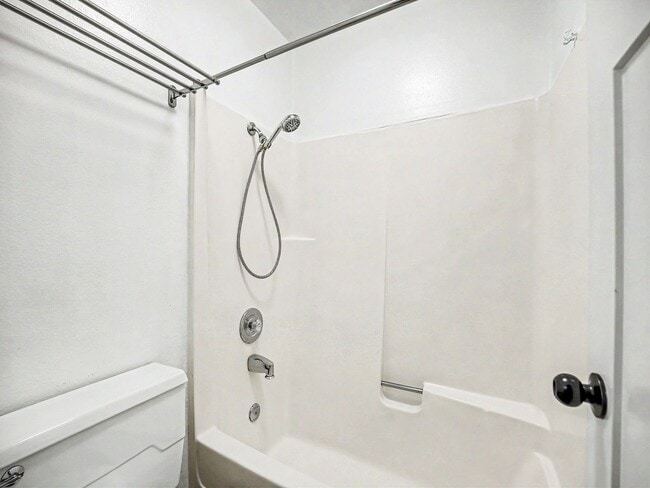 Building Photo - Spacious 2-Story Condo in a Quiet, Well-Located Community!