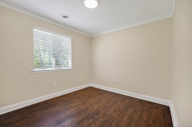 Building Photo - Beautifully Renovated Single-Level Condo in Hatboro-Horsham