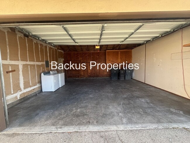 Building Photo - Wonderful newly remodeled duplex located in South Salinas