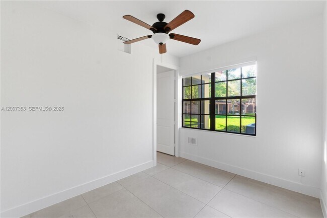 Building Photo - 13012 Riverwalk Cir N