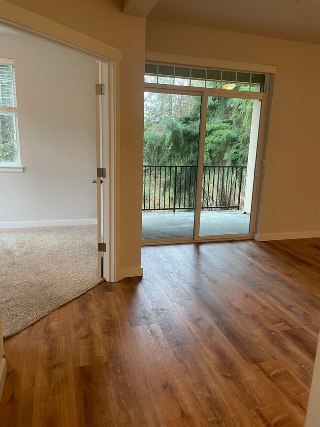 Building Photo - 2 bed/1 bath in Southeast Redmond