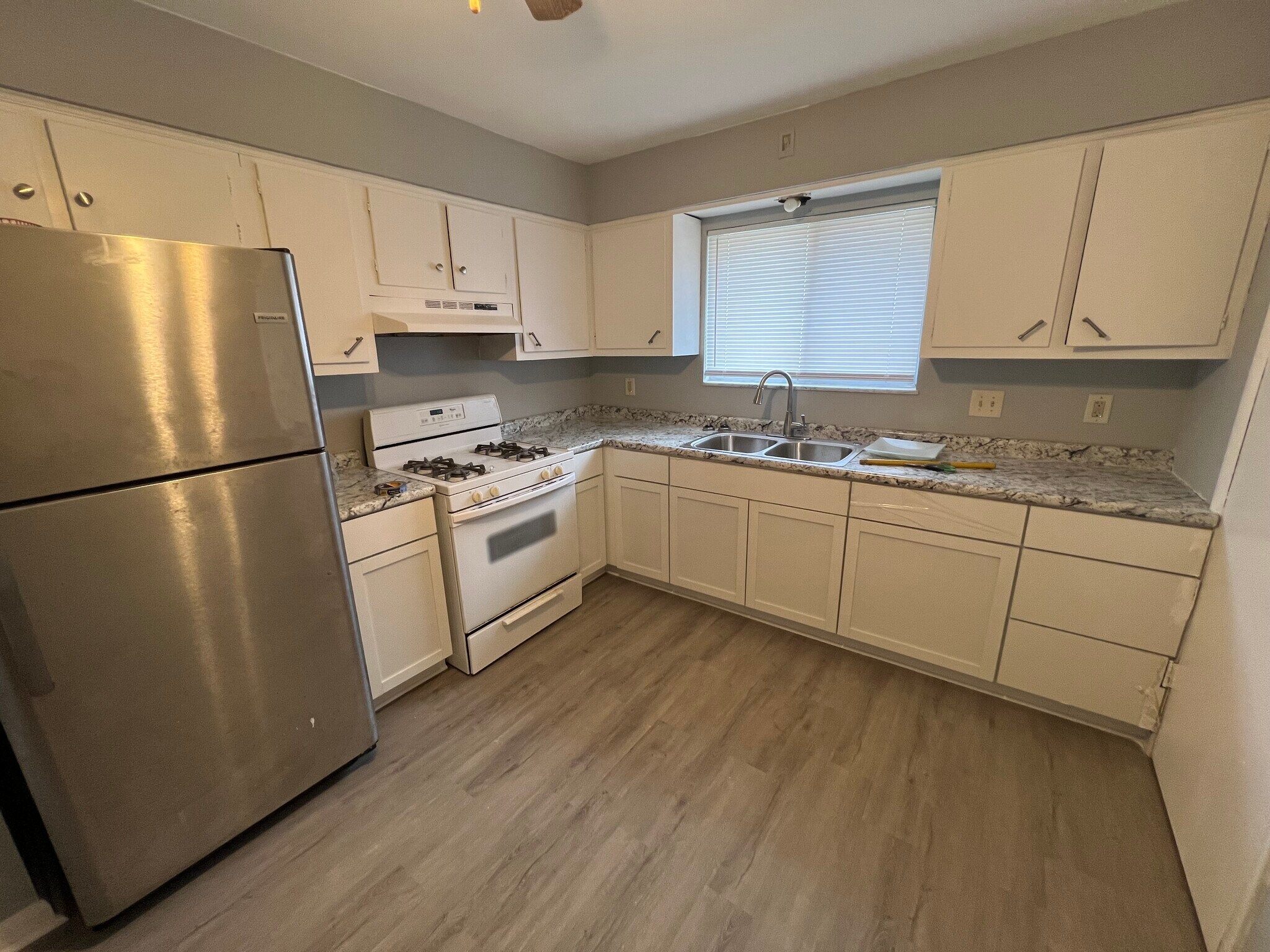 Building Photo - 1700 Liberty Dr