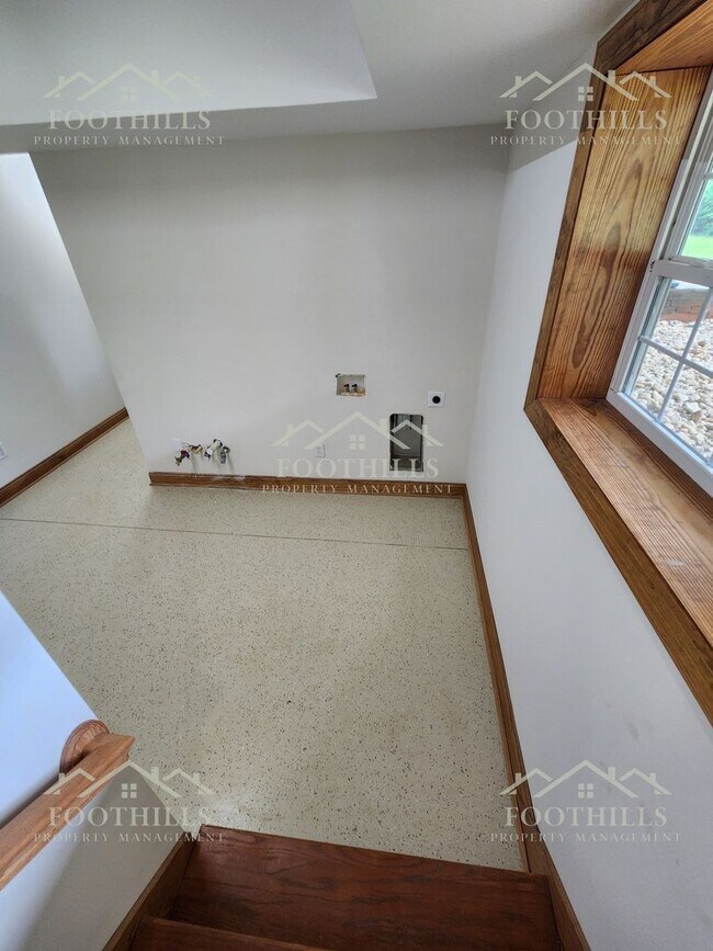 Building Photo - 128 Hudgins Lake Rd