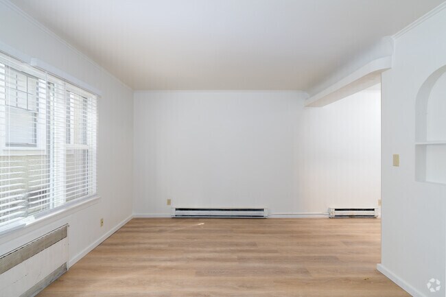 1BR, 1BA - 500SF - Living Room - Alcliff Apartments