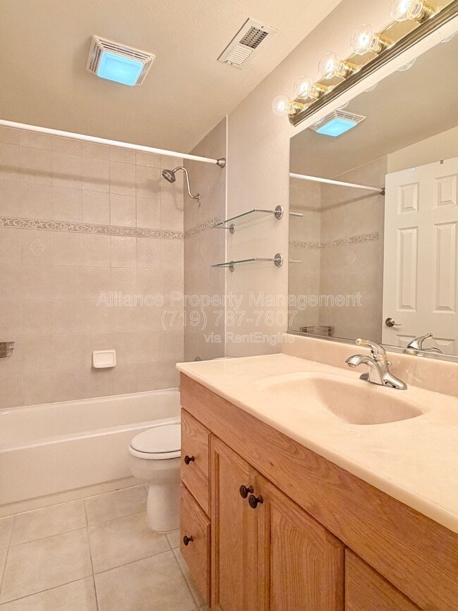 Building Photo - 2825 Dristol Dr