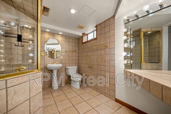 Building Photo - 1529 Alexander Cir