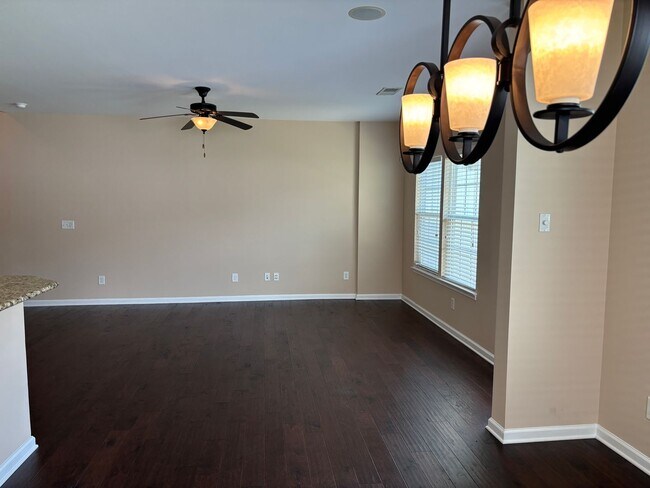 Building Photo - Beautiful End Unit Townhome in the McCarle...