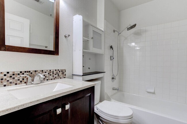 Building Photo - 3661 Renovah St