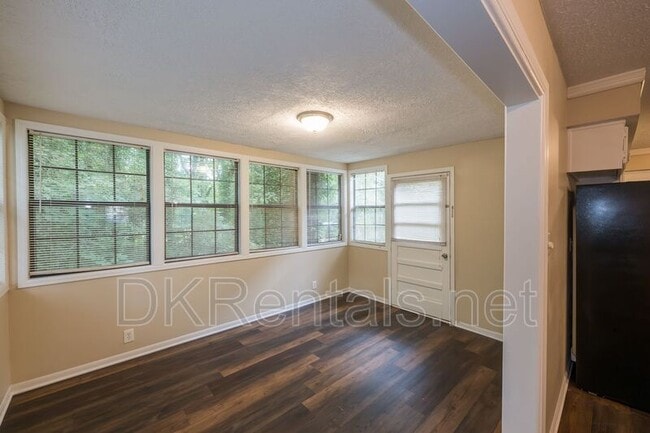 Building Photo - 3038 Courtney Dr