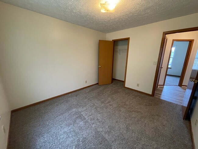 Building Photo - UPDATED 3 BR HOME IN PRIME WEST LAFAYETTE ...