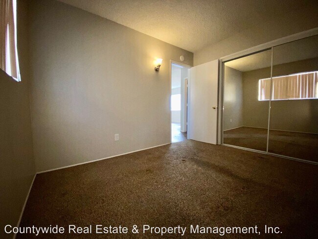 Building Photo - 1100-1154 N Mollison Ave