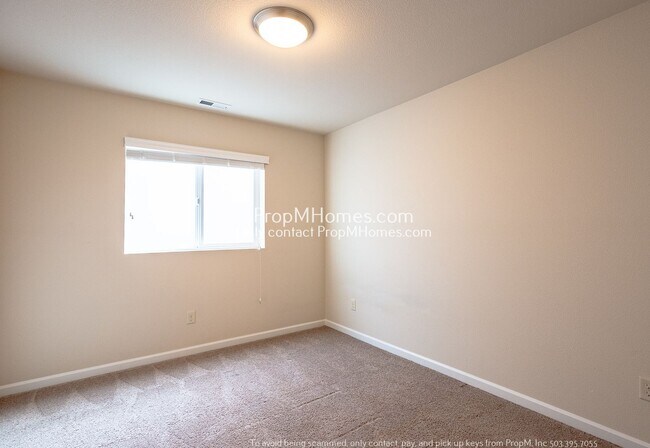 Building Photo - Spacious Four-Bedroom Gem with a Bonus Room to Spark Your Imagination!