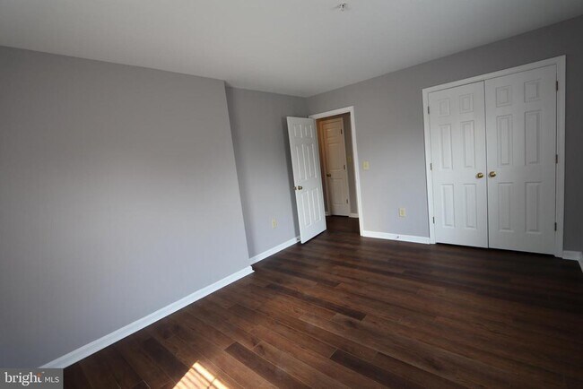 Building Photo - 5213 Zephyr Ave