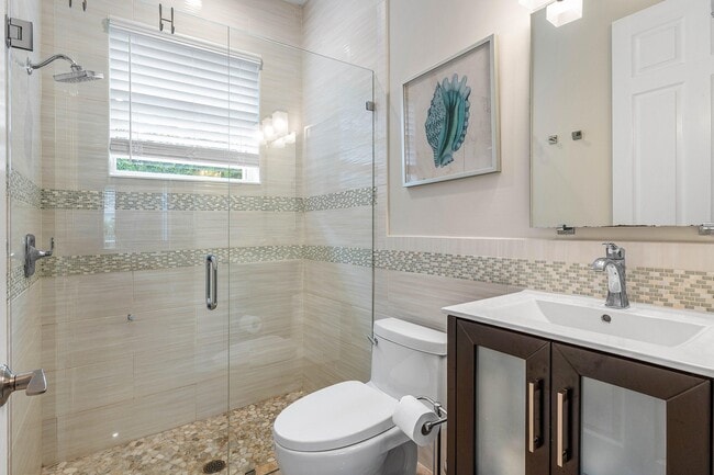 Building Photo - 4675 Manderly Dr