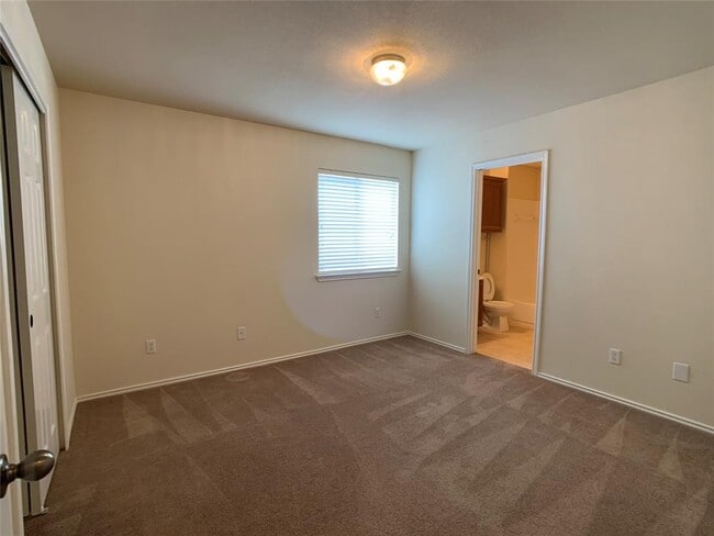 Building Photo - 104 Lava Bed Dr