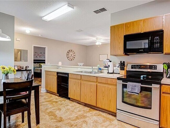 Building Photo - SINGLE FAMILY HOME IN POINCIANA 3/2